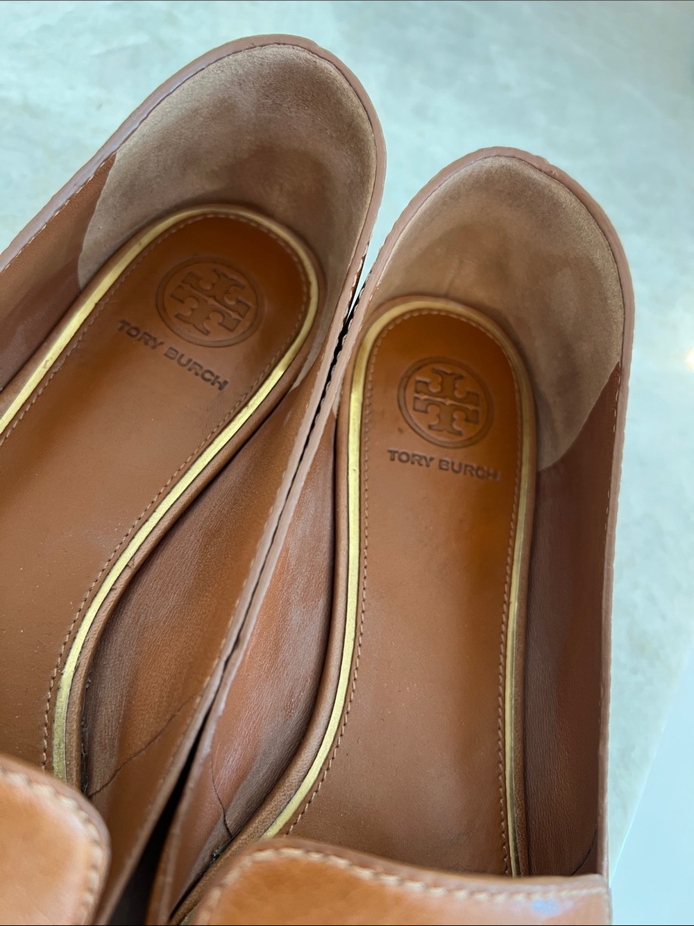 Tory Burch Tan Leather metal Miller Loafers with Gold Logo Medallion - Picture 3 of 9